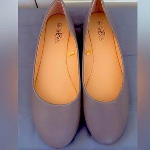 Gray Shoes8teen Size 9